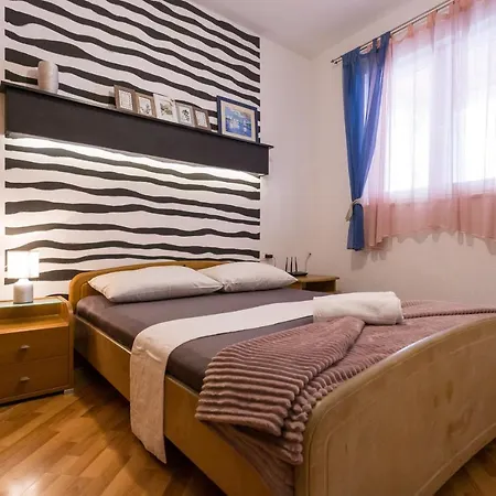 Apartment Ikar Podstrana
