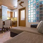 Ikar Apartment *